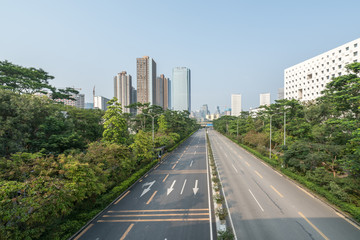 Obraz premium empty highway with cityscape and skyline of shenzhen,China