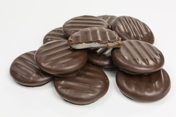 heap of chocolate discs with soft mint filling