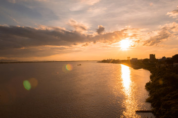Fototapeta premium River against sunset