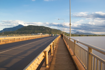 Lao-Japan bridge at Pakse, Laps 