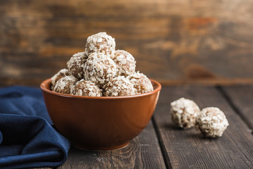 Energy balls of nuts oats and dates