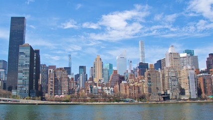 Fototapeta na wymiar View of Mid-town of Manhattan from Roosevelt Island in New York