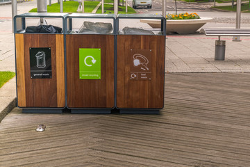 Separation tank garbage to recycle Sort by color for the convenience of sorting. And storage. Delivered to the recycling process.