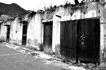 Obraz premium old abandoned house