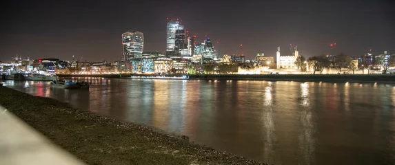 Foto op Plexiglas Thema& 39 s en skyline bij nacht in Londen © Danny