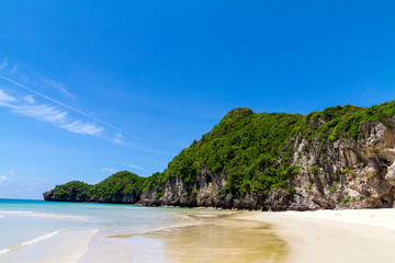 Beach and sky idyllic at Tungsang bay