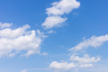 Obraz premium blue sky background with clouds