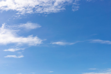 Obraz premium blue sky background with clouds