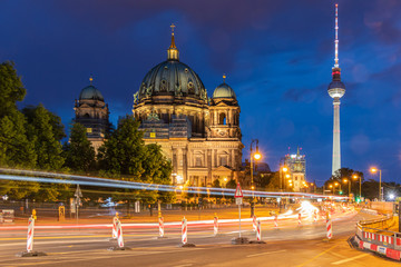 Berliner Dom bei Nacht © Markus