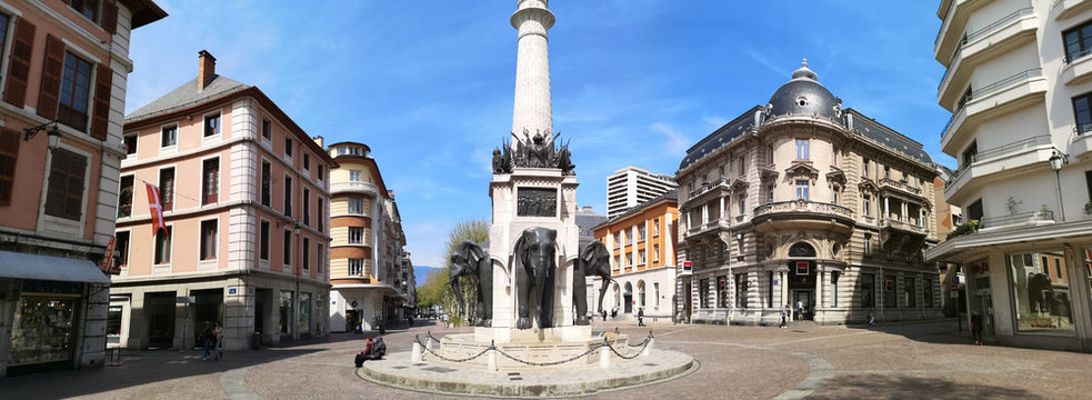 Chambéry - fontaine des éléphnats
