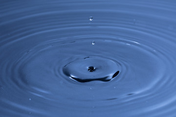water drop splash stop in the air