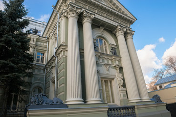 Fototapeta premium MOSCOW - OCTOBER 27, 2018: Von Reck Manor (also known as the Reck Mansion, “House with Lions”) is a building on Pyatnitskaya Street. It was built in 1897 by architect Sergey Sherwood.