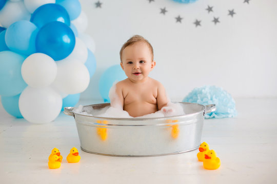 Baby boy bath with duck