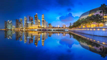 Fototapeta na wymiar Business district and Marina bay in Singapore