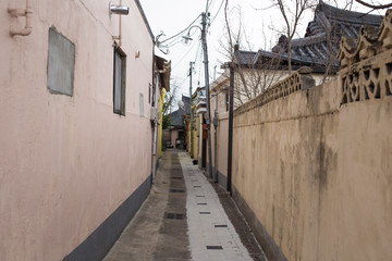 Streets and narrow alleyways of Korea.