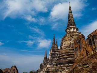 Fototapeta premium Pagoda at Wat Phra Si Sanphet temple in Ayutthaya Historical Park, Thailand.