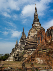 Fototapeta premium Pagoda at Wat Phra Si Sanphet temple in Ayutthaya Historical Park, Thailand.