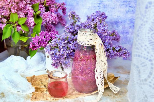 Syrop z kwiat&oacute;w bzu