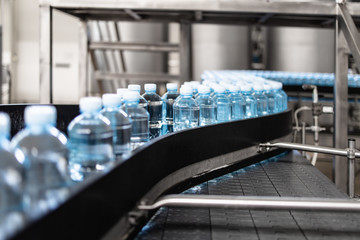 Bottling plant - Water bottling line for processing and bottling pure mineral carbonated water into...