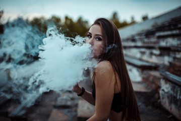 young sexy vaping vaponizers and clouding, girls with sexy bodie