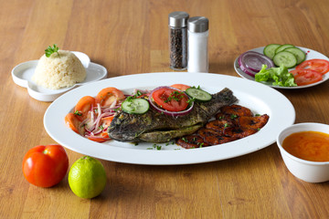 Assiette africaine de poisson