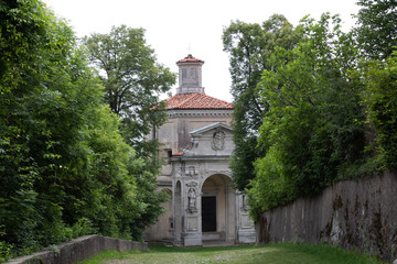 Fototapeta premium Sacro Monte Varese pilgrims in religious areas