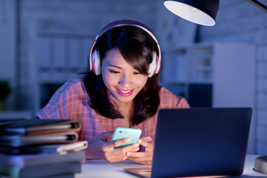 Student Use Phone And Laptop