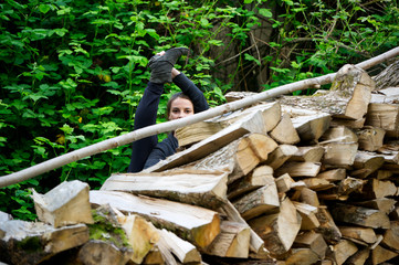 Junge Frau beim Modern Dance