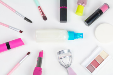 Fototapeta na wymiar Beauty cosmetics with top view cosmetic equipment on white desk.