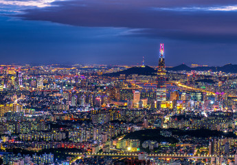 Naklejka premium miasto seul nocą korea południowa