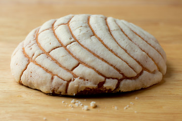 Pan Dulce Mexicano Concha de Vainilla Tabla de madera