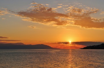 Fototapeta premium Sonnenuntergang am Golf von Korinth, Griechenland