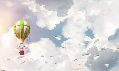 Obraz premium Flying hot air balloon in the air.