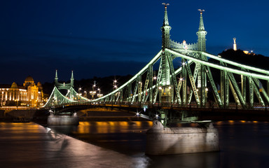Obraz premium Ponte della Libertà - Budapest