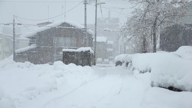 Major Snowstorm Hits Town Blocking Roads - Snow17