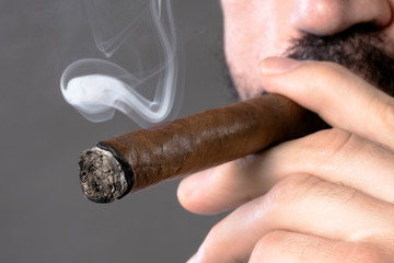 smoking cigar nicotine addiction