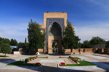 Fototapeta na wymiar 中央アジア　シルクロードの旅　ウズベキスタン　サマルカンド　アミール・ティムール・モスク