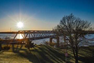 Fototapeta na wymiar Bridge crossing the Mississippi River in Vicksburg MS.