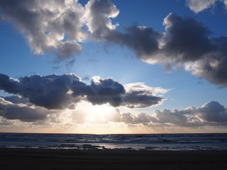 Obraz premium North Sea beach in the later afternoon (Zandvoort aan Zee, North Holland, The Netherlands)