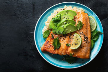 Grilled salmon with avocado, quinoa and sesame