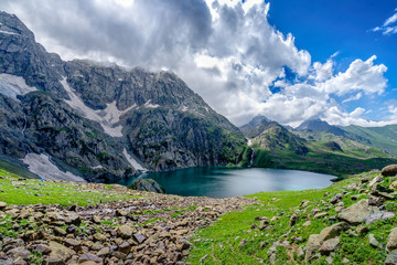 Fototapeta na wymiar Glacier and lake on beautiful mountain view and Kashmir state, India