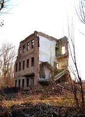 Fototapeta na wymiar Ruined building with stairs