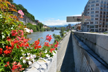 Grenoble, juin 2019, voie sur berge fermée, risque d’inondation