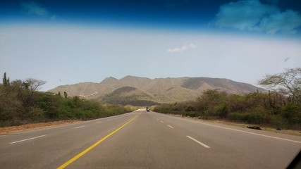 Naklejka premium road in mountains