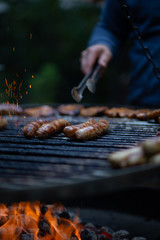 Barbeque Grill wird angeheizt