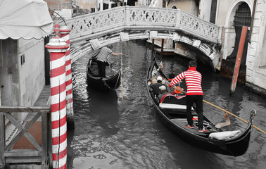 Fototapeta na wymiar gondola on canal in venice