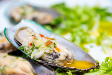 Mussel with green sauce