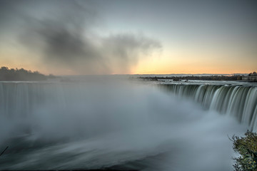 NIAGARA FALLS AT SUNRISE