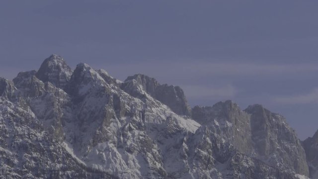Kranjska Gora, Schipiste, FIS, Schirennen, Ski-Worldcup, Slowenien, Vrsic, Podkoren, Dorf, Schilift, Gipfel, Berg, Fels, Schroff, wild, Tal, Sava Dolinka, Julische Alpen, Wurzenpass, Winter, Jahreszei