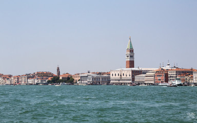 Fototapeta na wymiar Una vista su Piazza San Marco - Venezia